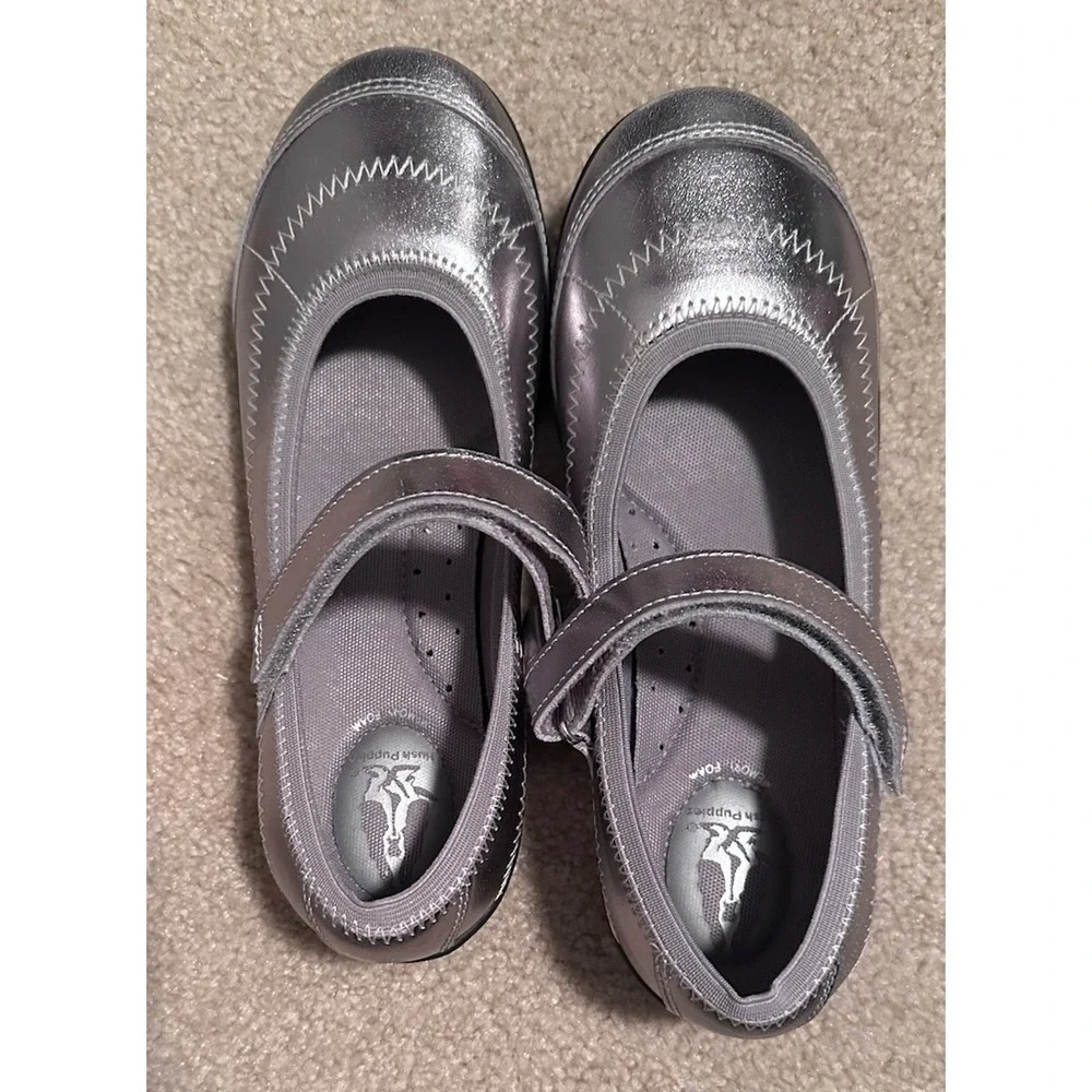 Hush Puppies Girls Leather Silver Ballet Flats. Size 3.5W‎ Wide NWOT